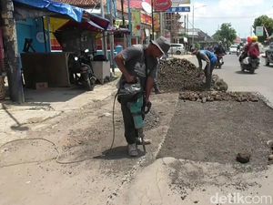 Dipersiapkan Untuk Mudik Lebaran 2022, Jalan Alternatif Pemudik yang Rusak di Subang Sudah dalam Perbaikan