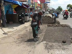 Dipersiapkan Untuk Mudik Lebaran 2022, Jalan Alternatif Pemudik yang Rusak di Subang Sudah dalam Perbaikan