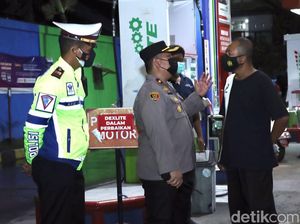 Polisi Lamongan Buka Hotline Khusus Sambat Solar Langka Polisi Lamongan Buka Hotline Khusus Sambat Solar Langka