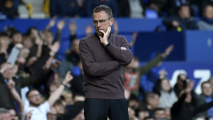 Manchester Uniteds manager Ralf Rangnick reacts as Everton supporters celebrate in the last minutes of the end of the Premier League soccer match between Everton and Manchester United at Goodison Park, in Liverpool, England, Saturday, April 9, 2022. Everton won 1-0. (AP Photo/Rui Vieira)