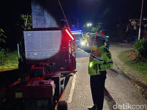 Ronda Sahur yang Pakai Sound System di Trenggalek Ditertibkan Ronda Sahur yang Pakai Sound System di Trenggalek Ditertibkan
