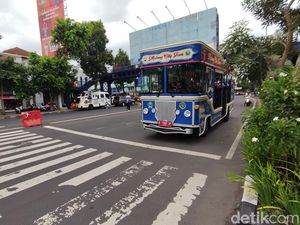 Sensasi Ngabuburit Bareng Bus Macito Keliling Kayutangan Heritage Kota Malang