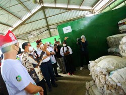 Tempat Pengolahan Sampah di Banyuwangi Ekspor Sampah 6 Ton ke Austria