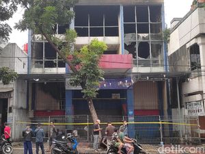 Mengintip Kondisi Terkini Toko Mutiara Kitchen yang Terbakar