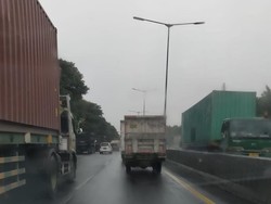 Truk Barang Dilarang Lewat Tol di Jatim Saat Arus Mudik 2022, Ini Daftarnya
