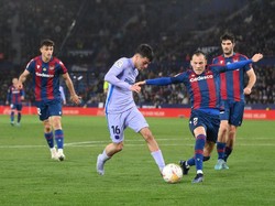 Xavi Bantah Barcelona Terlalu Bergantung dengan Pedri