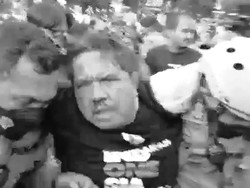 Massa Lempari Polisi yang Sedang Lindungi Ade Armando