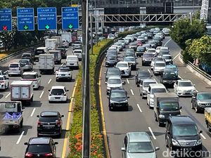 Tol Dalam Kota Cawang dan Pancoran Macet Pagi Ini