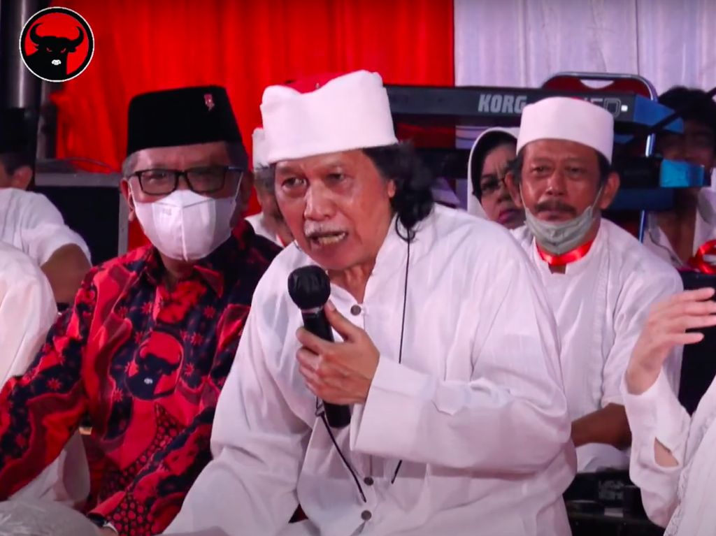 Cak Nun Usai Ibaratkan Jokowi Firaun: Itu Saya Kesambet
