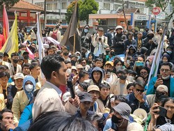 Mahasiswa Meradang Gegara Ketua DPRD Garut Tak Temui Pendemo