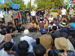 Kapolres Bangkalan Minta Maaf Anak Buahnya Pukul Demonstran Hingga Berdarah
