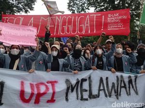Mahasiswa Bergerak, Rekayasa Lalin Hanya di Gedung Sate-DPRD Jabar Mahasiswa Bergerak, Rekayasa Lalin Hanya di Gedung Sate-DPRD Jabar