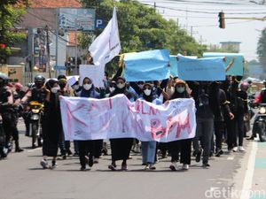 Hari Ini Adem Ayem, Mahasiswa Surabaya Pilih Turun ke Jalan 14 April