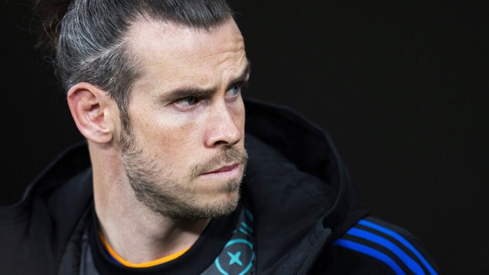 Real Madrids Gareth Bale stands prior the Spanish La Liga soccer match between Real Madrid and Getafe at the Santiago Bernabeu stadium in Madrid, Saturday, April 9, 2022. Real Madrid won 2-0. (AP Photo/Manu Fernandez)