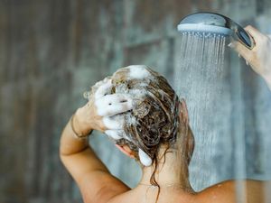 Niat dan Tata Cara Mandi Wajib, Lengkap Dengan Terjemahannya Niat dan Tata Cara Mandi Wajib, Lengkap Dengan Terjemahannya