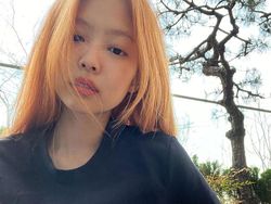 Gaya Jennie BLACKPINK dengan Warna Rambut Baru, Bikin Fans Pangling
