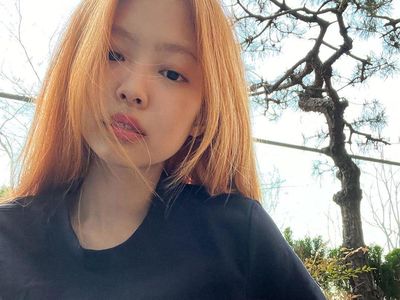 Gaya Jennie BLACKPINK dengan Warna Rambut Baru, Bikin Fans Pangling