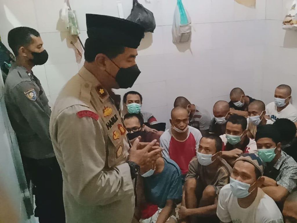 Tobat, Tahanan di Surabaya Ini Gelar Tarawih-Selawatan Selama Ramadan