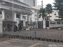 Kawat Berduri Siaga di DPRD Jabar Jelang Demo 11 April