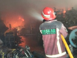 Api Lalap Gudang Aksesori Motor di Cileunyi, Kerugian Rp 1 M