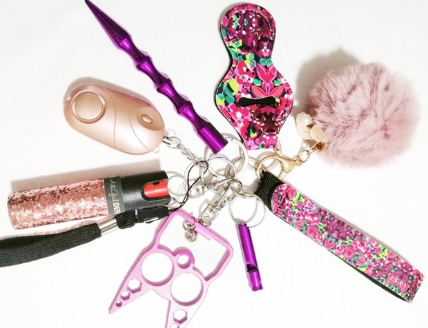 Keychain Safety Kit/foto:carousell.ph Safety Tools