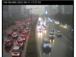 Imbas Demo di DPR, Lalin di Tol dan Arteri Macet Parah