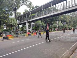 Demo 11 April, Jl Medan Merdeka Barat ke Istana Ditutup Kawat Berduri!