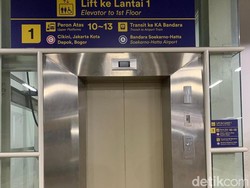 Dua Lift dan Eskalator Stasiun Manggarai Jaksel Mati