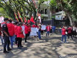 Demo 11 April di Malang, Mahasiswa Tolak Tunda Pemilu hingga Evaluasi Menteri