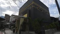 Menengok Masjid Unik Berbentuk Kabah di Palu
