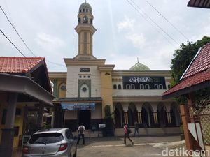 Kisah Masjid Bungkuk Malang yang Didirikan Eks Laskar Diponegoro Kisah Masjid Bungkuk Malang yang Didirikan Eks Laskar Diponegoro