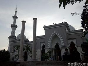 Masjid Raya Makassar, Ikon Sejarah dengan Desain Awal Berbentuk Pesawat Masjid Raya Makassar, Ikon Sejarah dengan Desain Awal Berbentuk Pesawat