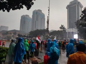 Massa Aksi Demo 11 April di Monas Mulai Bubar