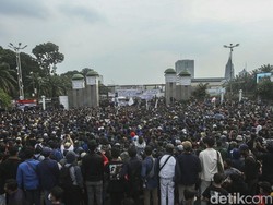 Media Asing Soroti Demo 11 April, Termasuk Pemukulan Ade Armando