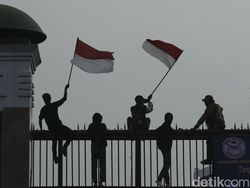 Tuntutan Aksi 11 April Tenggelam dengan Ade Armando Babak Belur