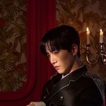 Pada bulan awal bulan Maret lalu, media sosial kakaopage merilis foto Lee Jun Ho yang memvisualisasikan karakter Pangeran Valentine di dalam webtoon The Siren. (Foto: instagram.com/kakaopage)