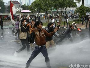 6 Fakta Demo di DPR Berujung Ricuh hingga Hujan Gas Air Mata