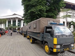 Amankan Aksi Demo Mahasiswa di Bandung, Polisi Tak Bawa Senpi-Pentungan