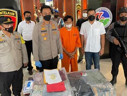 Zaman Edan! Anak Kandung Diperkosa, Istri Malah Bantu Suami Kabur