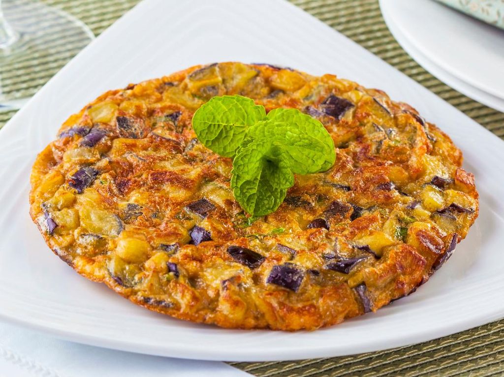 Resep Omelet Terong yang Gurih Juicy untuk Lauk Sahur