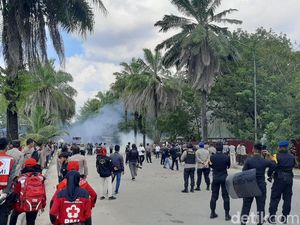 Perwira Brimob Polda Sultra Gugur Saat Amankan Demo 11 April di Kendari Perwira Brimob Polda Sultra Gugur Saat Amankan Demo 11 April di Kendari