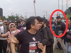 Polisi Tangkap Sejumlah Orang Terkait Pemukulan Ade Armando di DPR