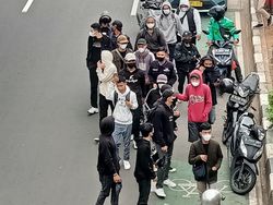 Sejumlah Pemuda Berpakaian Serbahitam Diamankan Polisi di Palmerah