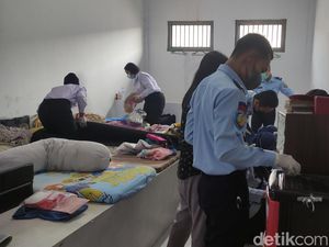Razia Rutan Perempuan Porong Sidoarjo, Petugas Temukan Jimat di Dalam Bra Razia Rutan Perempuan Porong Sidoarjo, Petugas Temukan Jimat di Dalam Bra