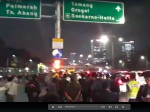 Viral Video Demo Ricuh hingga Tutup Jalan Tol, Dipastikan Video Lama Viral Video Demo Ricuh hingga Tutup Jalan Tol, Dipastikan Video Lama