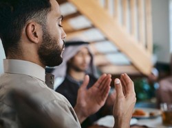 7 Tips Buka Puasa agar Tidak Kalap Saat Makan