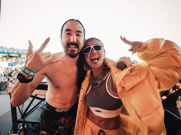 8 Potret Agnez Mo & Steve Aoki saat Manggung Bareng di Miami yang Curi Atensi