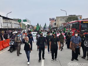 Demo HMI Solo Raya: Ada yang Bilang Punya Big Data tapi Tak Mau Buka Demo HMI Solo Raya: Ada yang Bilang Punya Big Data tapi Tak Mau Buka