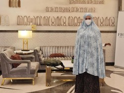 Cerita Catherine Wilson Pertama Kali Jalani Puasa di Tanah Suci