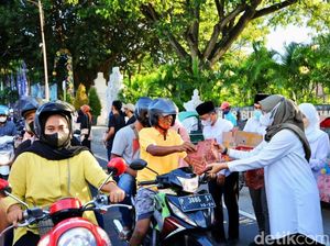 10 Ribu Takjil Produk UMKM di Banyuwangi Dibagikan Gratis